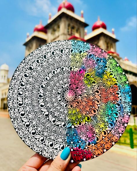 Patterns Aesthetic, Easy Mandala Art, Patterns Mandala, Mysore Palace, Mini Mandala, Easy Mandala, Intricate Mandala, Art Pinterest, Round Mandala