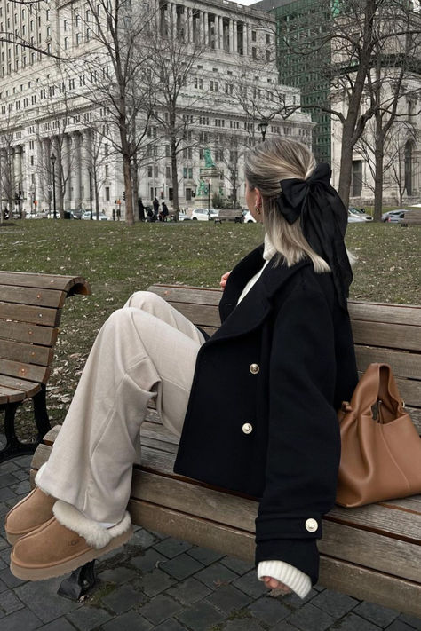 Black Bow Hairstyles, Navy Blue Coat Outfit, Ugg Slippers Outfit, Bow Hairstyles, Preppy Inspo, Casual Hair, Slippers Outfit, Black Tennis Skirt, Summer Office Outfits