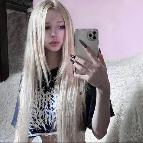 Albino Girl, Fairy Make-up, Blonde Goth, Ice Blonde Hair, Ice Blonde, Long Blonde, Long Blonde Hair, Pale Skin, Dream Hair