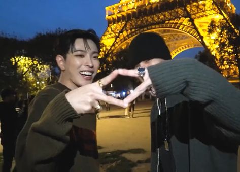 231110 Hongjoong and Wooyoung in Paris Ateez Official, Ateez Hongjoong, Hongjoong Ateez, I 8, Best Kpop, Woo Young, The Boy Is Mine, Kim Hongjoong, Pose Reference Photo