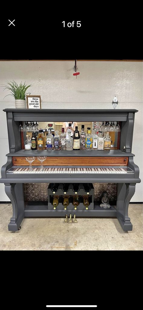 Piano Bar Repurposed Diy, Diy Piano Bar, Piano Into Bar, Repurposed Pianos, Diy Piano, Refurbished Furniture Diy, Piano Ideas, Piano Bar, Upright Piano