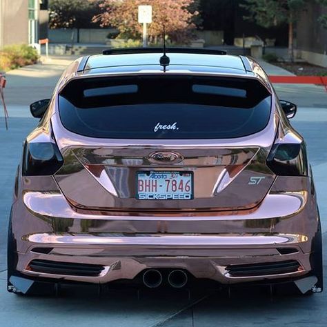 Ford St Focus, Pink Ford Fiesta, Focus Ideas, Ford Focus Hatchback, Electric Sports Car, Red Sports Car, Japanese Sports Cars, Ford Focus Rs, Sports Car Wallpaper