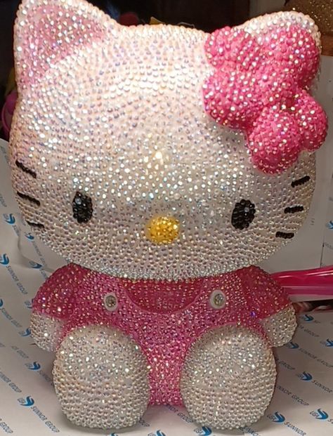 Hello Kitty Diamond, Jewel Crafts, Sparkle Crafts, Hello Kitty House, Rhinestone Projects, Bling Crafts, Miss Kitty, Kitty Drawing, Hello Kitty Drawing