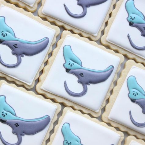 A little boy who loves sting rays will be happy to see these cookies! Stingray Cookies, Animals Cookies, Sting Rays, Animal Cookies, Ocean Animals, Decorated Cookies, Stingray, Boys Who, Be Happy