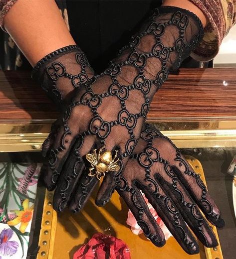 𝓜. on Twitter: "GUCCI GLOVES🖤… " Boujee Fashion, Boujee Style, Gucci Gloves, Gloves Aesthetic, Tulle Gloves, Elegant Gloves, Lace Gloves, 40s Fashion, Black Gloves