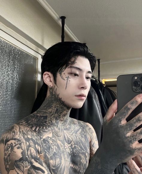 Biker Boys, Asian Tattoos, Boy Tattoos, Emo Guys, Cute Asian Guys, Perfect Boy, Cute Celebrity Guys, A Guy Who, Korean Men