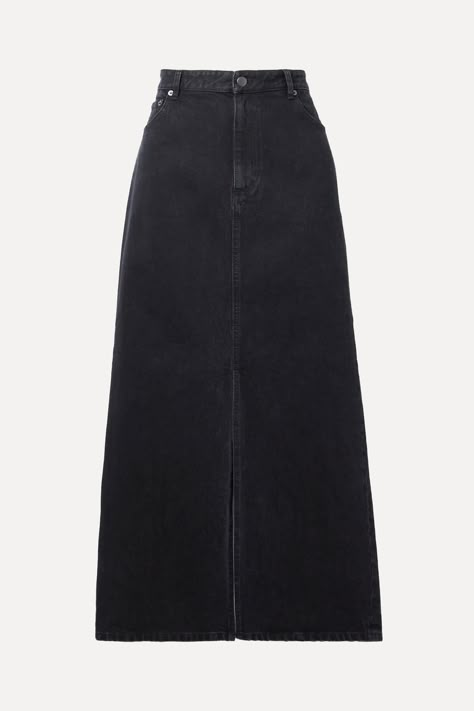 Our Edit Of The Best Long Denim Skirts | SheerLuxe Long Black Cargo Skirt, Cute Long Skirts, Long Denim Skirt Outfit, Long Jeans Skirt, Long Denim Skirts, Black Denim Midi Skirt, Denim Long Skirt, Black Jean Skirt, Long Jean Skirt