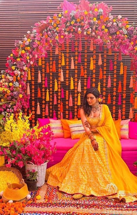 Decoration Indian Wedding, Bollywood Theme Party, Haldi Ceremony Decorations, Small Wedding Decor, Sangeet Decor, Haldi Ceremony Outfit, Mehendi Decor Ideas, Haldi Decor, Holi Party