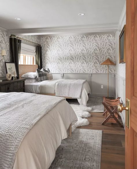 McGee & Co generously sponsored some products for this double-queen guest room at my client’s home in the Aspen Valley, CO. Shop this space here! #guestroom #guestroomtransformation #doublequeen #cozyneutrals #wallpaper #loloirug #mcgee&co #texturedbedding #bedding Double Queen Bedroom, Basement Guest Room, Sky Ranch, Basement Guest Rooms, Textured Bedding, Mcgee & Co, Queen Bedroom, Room Transformation, Loloi Rugs