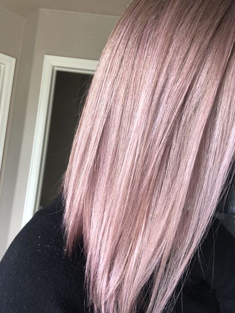 Kenra 8 RoM, pravana toner, rose gold hair, pink hair, hair color, trending hair color Rose Toner Hair, Rose Gold Hair Toner, Pink Toner For Blonde Hair, Rose Gold Toned Hair, Pink Toned Blonde Hair, Pink Hair Toner, Blonde With Pink Highlights, Rose Gold Toner, Hair Toning