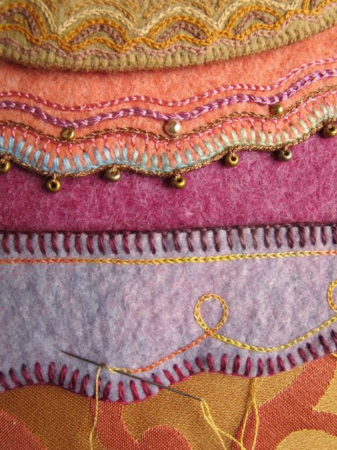 Pocketful of Borders | SALLEY MAVOR Salley Mavor, Penny Rug, Wool Embroidery, Felt Embroidery, Wool Projects, Needlework Embroidery, Wool Crafts, Felt Applique, Wool Applique