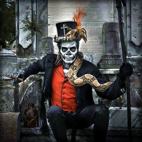 haitian doc. Voodoo Costume, Voodoo Priest, Voodoo Halloween, Voodoo Art, Voodoo Rituals, Voodoo Priestess, Baron Samedi, Papa Legba, New Orleans Voodoo