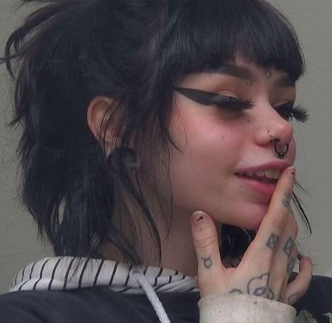 Aesthetic Nose Ring, Black Hair Grunge, Black Septum Piercing, Black Septum, Bangs Black Hair, Black Hair Bangs, Septum Piercing Jewelry, Egirl Fashion, Goth Gf