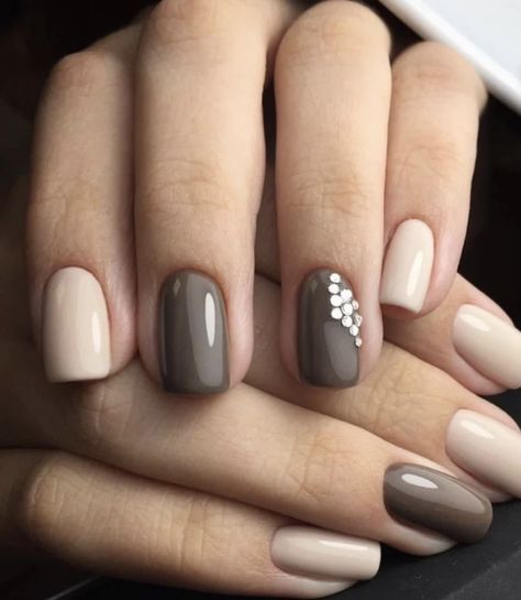 Fall Gel Nails, Classic Nails, Uñas Acrilicas, Short Acrylic Nails Designs, Fall Nail Colors, Dipped Nails, Fall Nail, Uv Lamp, Classy Nails