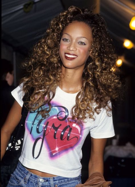 1990 Style, Leni Klum, 90s Wallpaper, 90s Girl, 90s Fashion Grunge, Tyra Banks, 90s Supermodels, 90s Models, 90s Looks