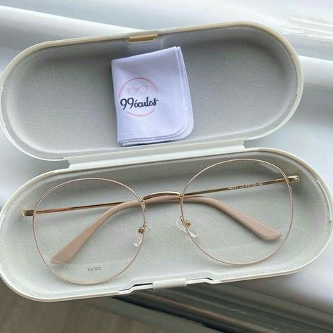 Glasses Frames For Girl, Clear Glasses Frames Women, Glasses Women Fashion Eyeglasses, Cute Glasses Frames, Glasses Frames Trendy, قلادات متدلية, Classy Glasses, Fancy Glasses, Specs Frame