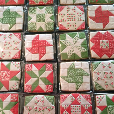 Quilt block cookies for Mom and the Annual Women's Christmas Party at church. #decoratedsugarcookies Quilted Cookies, Quilted Sugar Cookies, Quilting Cookies Decorated, Quilt Block Cookies Decorated, Quilt Block Christmas Ornaments, Quilt Cookies, Ornament Quilt Block, Christmas Present Quilt Block, Quilted Cake