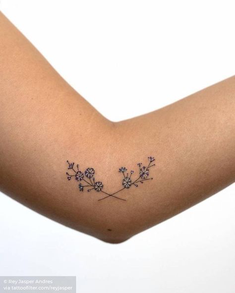 Micro baby's breath flower for this Angel. Gypsophila Tattoo, Dogwood Flower Tattoos, Watercolor Minimal, Flower Tattoo Meanings, Watercolor Nature, Bouquet Tattoo, Bff Tattoos, Temporary Tattoo Designs, Baby Tattoos