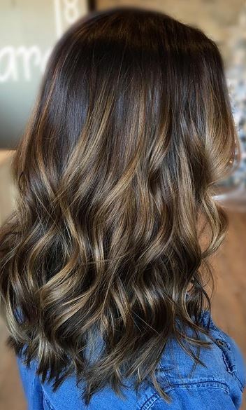 Boliage Hair, Sunkissed Brunette, Baby Lights, Layered Hair With Bangs, Highlights Color, Color Balayage, Dark Caramel, Beautiful Brunette, Model Ideas