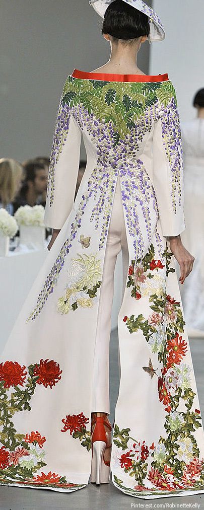 L'Wren Scott Spring 2014 L'wren Scott, Winter Typ, Floral Fashion, Summer Fashion Trends, Beauty And Fashion, 2014 Fashion, Wren, Looks Style, Popsugar