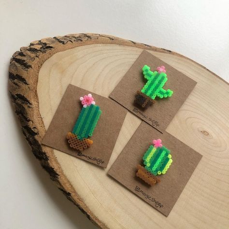 Cactus pins made of plastic beads. Mini Cactus, Diy Perler Bead Crafts, Diy Perler Beads, Cactus Design, Iron Beads, Plastic Beads, Hama Beads, Perler Beads, Small Designs