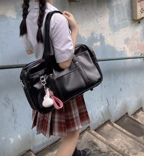 Korean School Bag Aesthetic, Side Bags For School, Japan School Bag, Shojo Girl, Japanese Vibe, Bag Tour, Japanese School Bag, Japan Bag, Jimin Black Hair