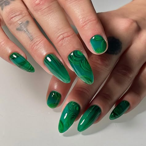 Malachite Nails, Malachite Aesthetic, Gemstone Nail Art, Jamaica Nails, Snake Nail, Nail Design Glitter, Hippie Nails, Gothic Nails, Nail Ring