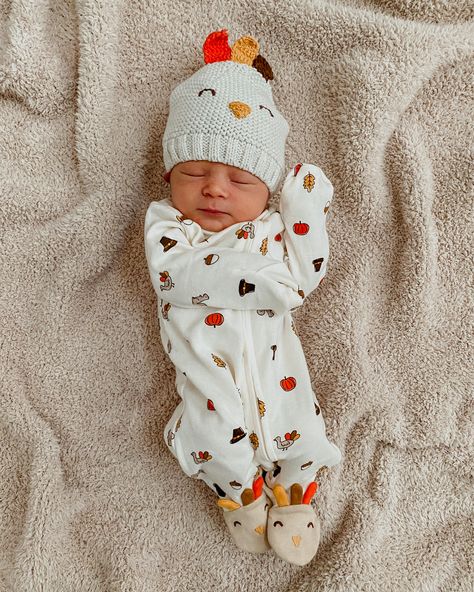 Newborn Turkey Outfit, Thanksgiving With A Newborn, Fall Newborn Outfits Boy, Thanksgiving Outfit For Baby Boy, Newborn Thanksgiving Crafts, November Newborn Pictures, Newborn Thanksgiving Pictures, Thanksgiving Newborn Pictures