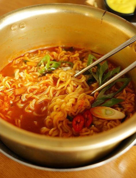 Ramyeon Korean, Korean Ramen, K Food, Yummy Comfort Food, Food O, Master Chef, Korean Aesthetic, Food Goals, Asian Cooking