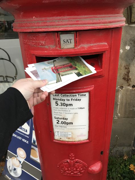 I love a good red mailbox. Red Mailbox, Old Mailbox, Post Box, Pretty Pins, Mailbox, Book Club Books, Red