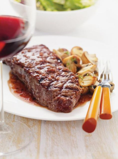 Ricardo's Recipe : Rib Eye Steaks with Red Wine Sauce Francis Mallman, Good Steak Recipes, Steak Dinner Recipes, Grilled Skirt Steak, Best Potato Recipes, Chanel Lipstick, Red Wine Sauce, Best Steak, Wine Sauce