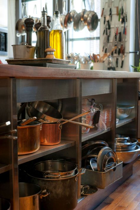 The SAVEUR test kitchen is laid out for efficiency — but thanks to natural light and good design, it's beautiful too. Unfitted Kitchens, Kitchen Workshop, Open Pantry, Recipes Drinks, Japanese Style House, Pantry Closet, Large Kitchen Island, Hearth Room, Studio Kitchen