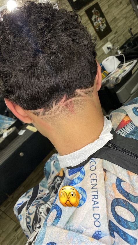 Cross Haircut Design, Low Taper Fade Design, Hair Designs For Men Lines, Undercut Designs Men, Haircut Low Taper, Freestyle Design Haircut, Low Taper Design, Back Taper Design, Fade Haircut Designs For Men