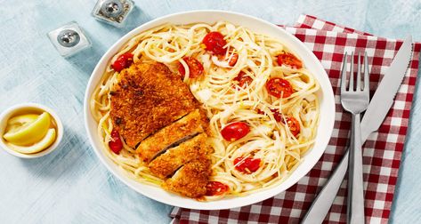 A dinner recipe that the whole family will love? You’ve got it with our parent-tested, kid-approved Chicken Parmesan with Linguine. Hello Fresh Chicken Parmesan, Parmesan Crusted Chicken Hello Fresh, Hello Fresh Parmesan Crusted Chicken, Hello Fresh Lemon Pasta, Chicken Hello Fresh Recipes, Hello Fresh Lemon Chicken Pasta, Hello Fresh Pasta, Hello Fresh Chicken, Hellofresh Meals