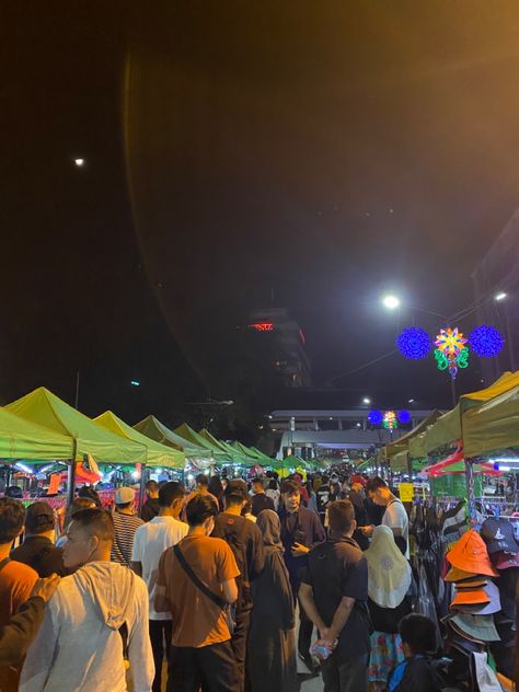 Night Market Baguio City, Baguio Philippines Aesthetic, Baguio Night Market, Philippine Photography, Philippines Aesthetic, Baguio Philippines, Being Delulu, Collage Photo Frame Design, Collage Photo Frame