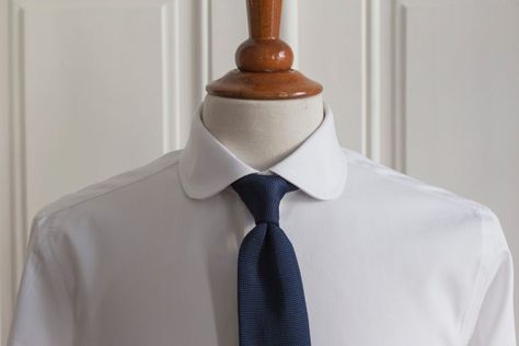 Club Collar Dress Shirt, Collar Types, Club Collar Shirt, Shirt Collar Types, Dress Shirt Collar, Business Chic Style, Eton College, Classic Italian Style, Men's Denim Style