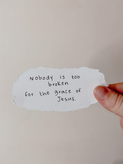 Bible Post It Notes, Sticky Note Mirror Christian, Christian Post It Notes, Christian Sticky Notes On Mirror, Bible Verses On Sticky Notes, Cute Bible Doodles, Christian Sticky Notes, Bible Verse On Sticky Notes, Sticky Note Reminders Christian