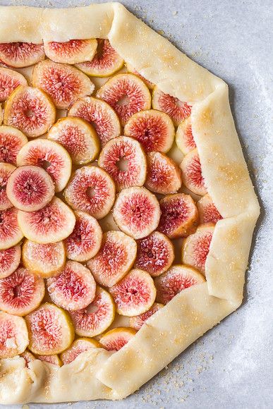 Fig Tart Recipe Puff Pastries, Fresh Fig Tart Recipes, Recipe With Fresh Figs, Fig Crisp Recipe, What To Make With Fresh Figs, Recipes Using Fresh Figs, Recipes With Fresh Figs, Fresh Fig Recipes Simple, Fresh Figs Recipes