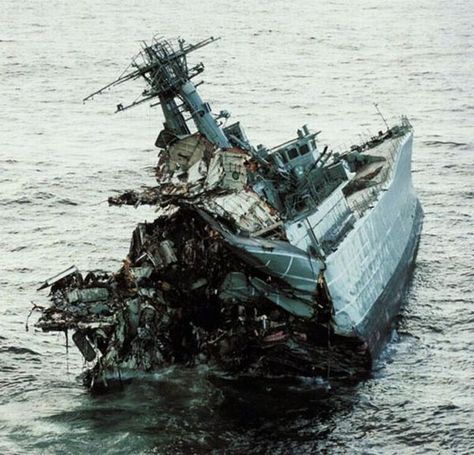 Shipwreck Underwater Shipwreck, Royal Navy Ships, Abandoned Ships, Ghost Ship, Naval History, Navy Ships, Shipwreck, Royal Navy, Great Lakes