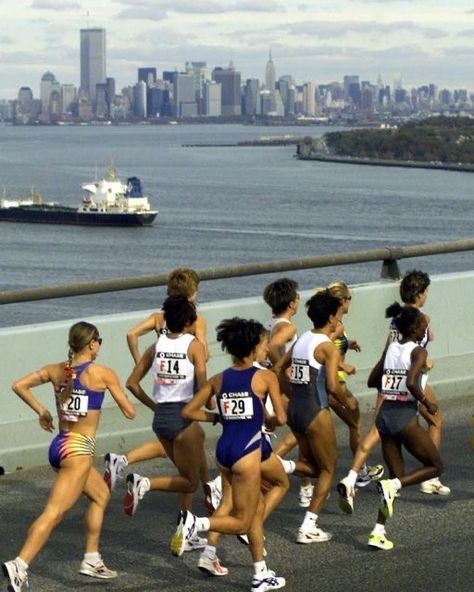 Minted New York Run Club, New York Marathon Aesthetic, Vintage Running Aesthetic, Running Aesthetics, Marathon Aesthetic, New York Marathon, Nike Track And Field, Vintage Running, Natural Mood