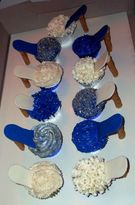 High Heel Cupcakes, Shoe Cupcakes, Cinderella Cupcakes, 4de Verjaardag, Cinderella Birthday Party, Cinderella Party, Cinderella Birthday, Frozen Party, Birthday Cupcakes