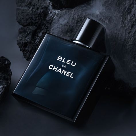 BLEU DE CHANEL #photography #productphotography #commercial #creative #creativeproduction #perfume #perfumephotography Chanel Photography, Chanel Bleu, Fragrance Advertising, Chanel 2022, Blue Aesthetic Dark, Social Media Branding Design, Blue Perfume, Perfume Photography, Perfume Ad