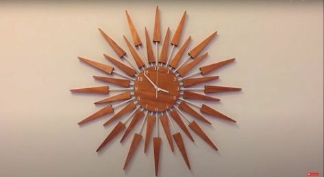 Create a classic mid-century modern wooden sunburst clock to brighten up your home. Check out this step-by-step guide and you’ll be done in no time. Diy Midcentury, Diy Mid Century Modern, Mid Century Modern Wall Clock, Sunburst Clock, Plate Drawing, Diy Mid Century, Clock Numbers, Diy Furniture Decor, Modern Room Decor