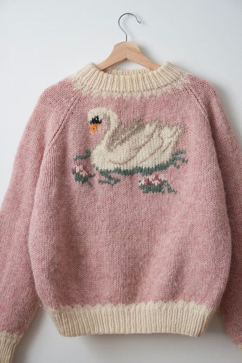 Swan Sweater, Trends 2025, White Swan, Knit Sweaters, Linnet, Knitting Inspiration, Crochet Sweater, Dream Clothes, Wool Sweater