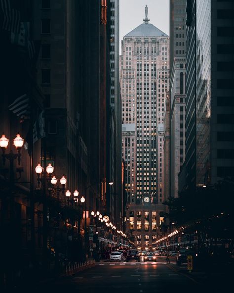 Chicago Board of Trade [OC] [4428x5535] : CityPorn Trade Aesthetic, Chicago Board Of Trade, Buildings Photography, Chicago Usa, Japanese Doll, City Pictures, Still Alive, Make Yourself, Chicago Illinois