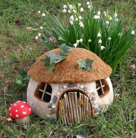 Make a home for a gnome Fairy Garden Design Ideas, Homemade Garden Decorations, Gnome Home, Fairies Garden, Fairy Gnome, Fairy Garden Designs, Fairy Homes, Fairy Stuff, Faeries Gardens