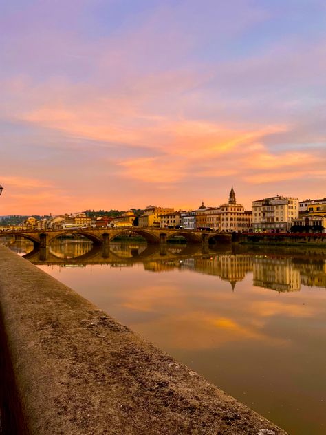 #florence #sunset #art Florence Sunset, Beautiful Cities, Sunset Art, Dream Destinations, Florence, Aurora, Vision Board, Travel, Pink