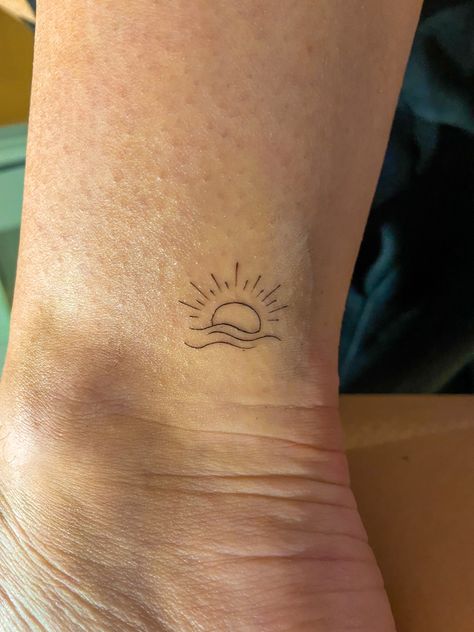 Sunrise Wave Tattoo, Sunrise And Wave Tattoo, Sunrise Over Waves Tattoo, Sun Waves Tattoo, Sun Foot Tattoo, Small Sunrise Tattoo, Shoreline Tattoo, Fine Line Sun And Ocean Tattoo, Tiny Sun And Wave Tattoo