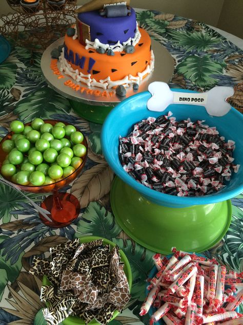 Flintstone Candy buffet Yabba Dabba Two, Flintstones Party, Hawaiian Party Food, Sakura Japanese, 2nd Birthday Party For Boys, Second Birthday Ideas, Twins 1st Birthdays, Twin First Birthday, 2nd Birthday Party Themes