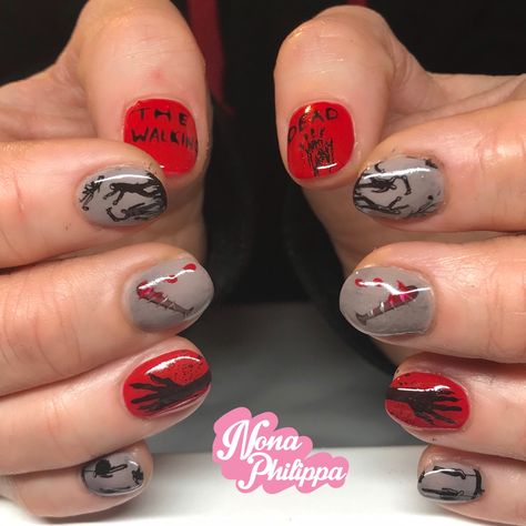 The walking dead Nails Saw Themed Nails, Walking Dead Zombies Makeup, Twd Nails, The Walking Dead Halloween Costumes, Walking Dead Nails, Zombie Acrylic Nails, Dead Nails, Negan Twd, Halloween Nails